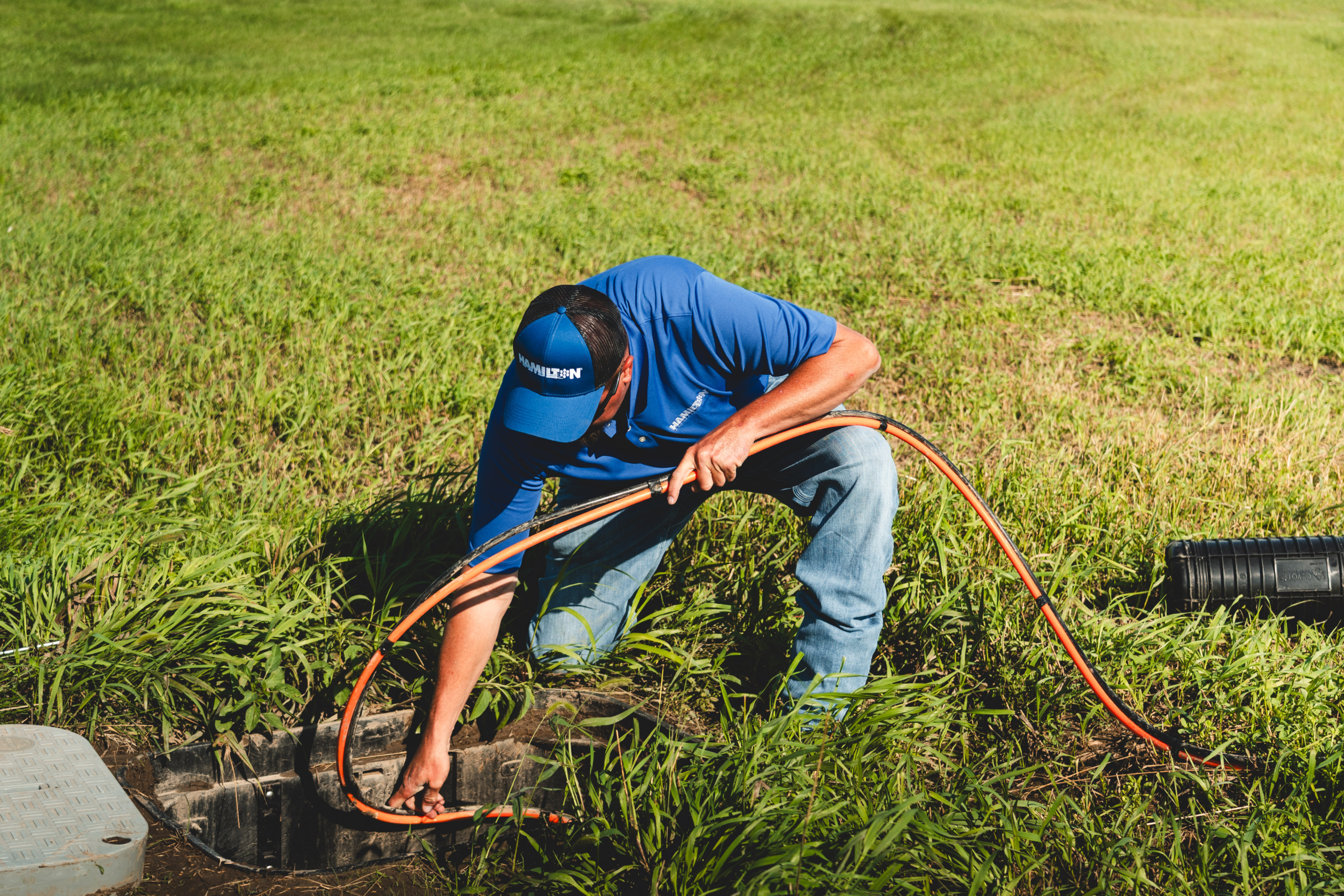 hamilton fiber tech installing fiber into the ground